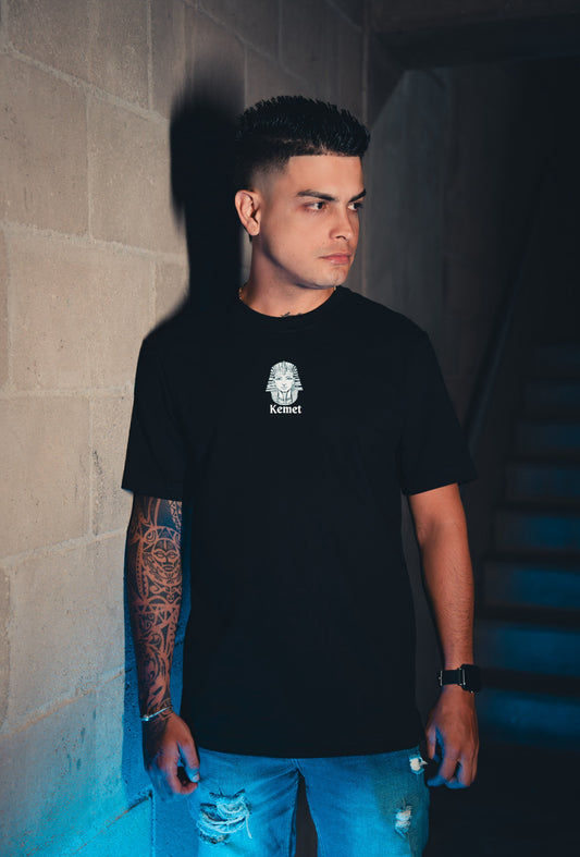 CAMISETA NEGRA RAMSES II. Regular fit